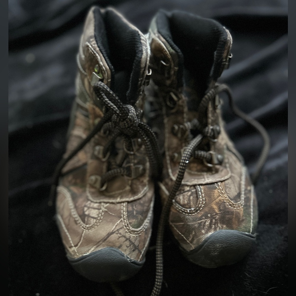 Realtree Brown and Green High-Top Boots